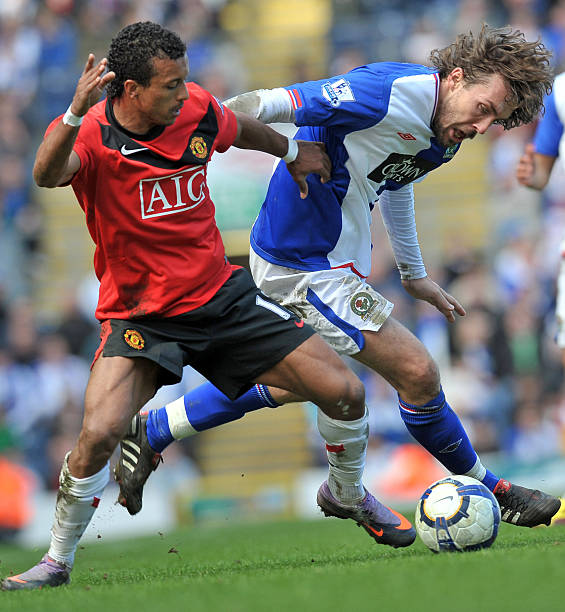 一直以其出 一直以其出